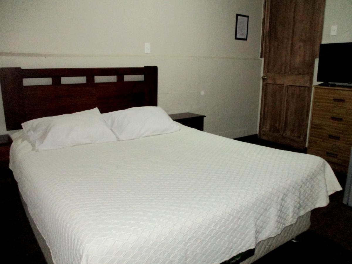 Hotel Centro Sur - Colonial サンフェルナンド エクステリア 写真